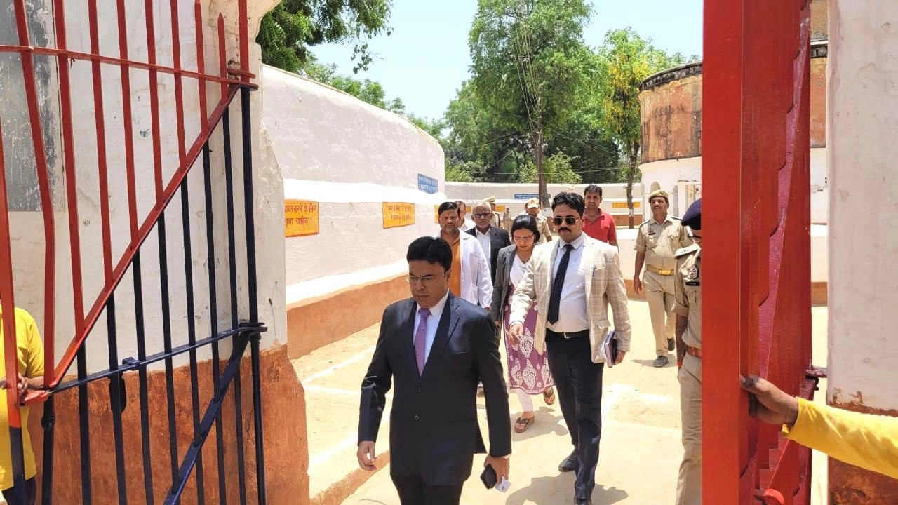 जनपद न्यायाधीश ने जिला कारागार का किया औचक निरीक्षण