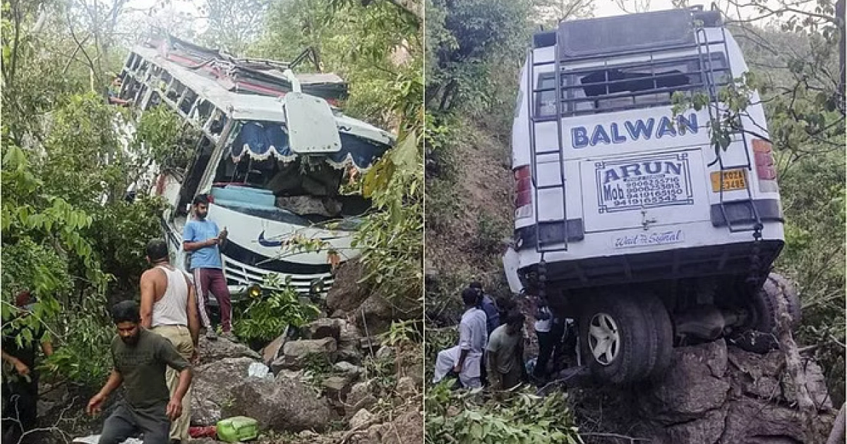 रियासी आतंकी हमला अपडेट : बस खाई में गिरने से 10 यात्रियों की मौत