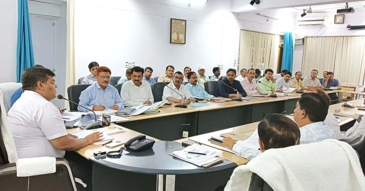 जिलाधिकारी ने सीएम डैशबोर्ड की रैंकिंग में सुधार के लिए दिए निर्देश