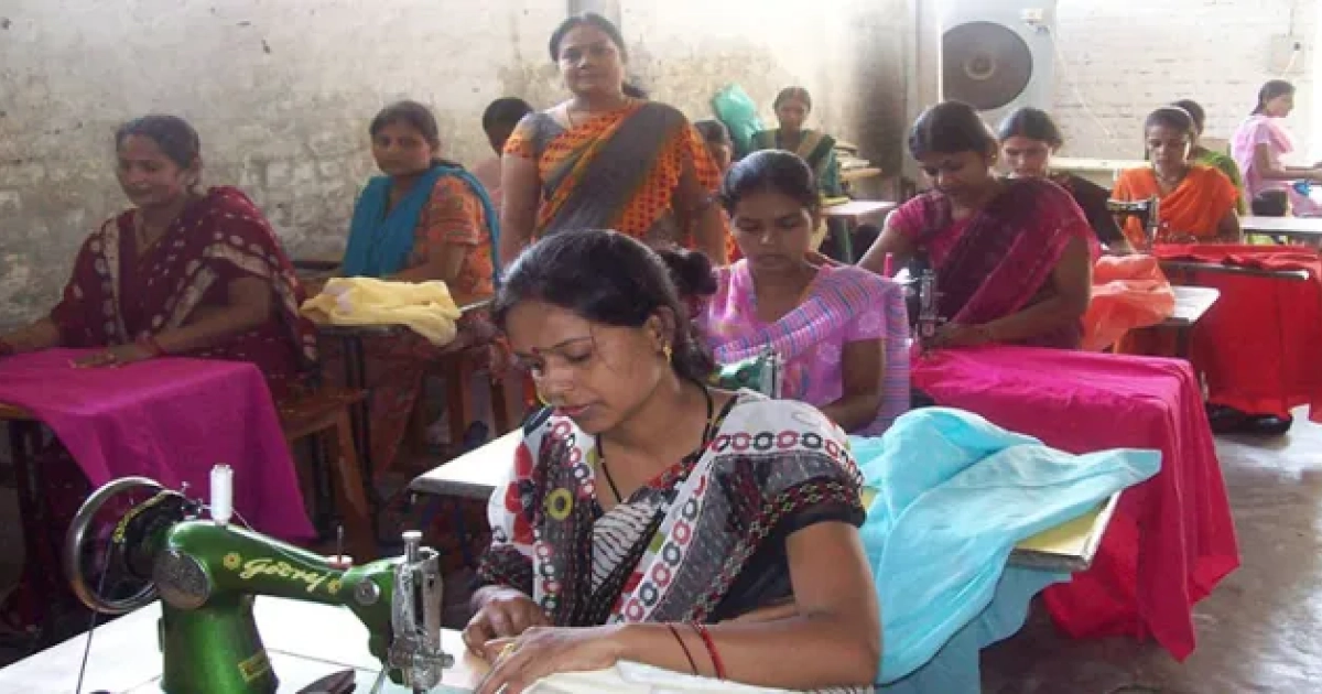 अन्य पिछड़ा वर्ग प्रशिक्षण योजनान्तर्गत पुरुष/महिला अभ्यर्थी इलेक्ट्रीशियन व साड़ियों की कढ़ाई व छपा