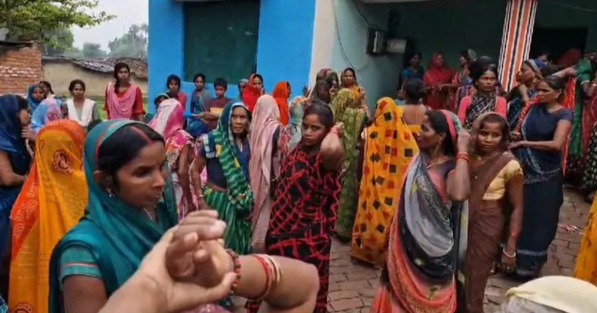 गाजीपुर के नंदगंज थाना क्षेत्र के कुसुम्ही कला गांव में एक भीषण ट्रिपल मर्डर ने पूरे इलाके में सनसनी