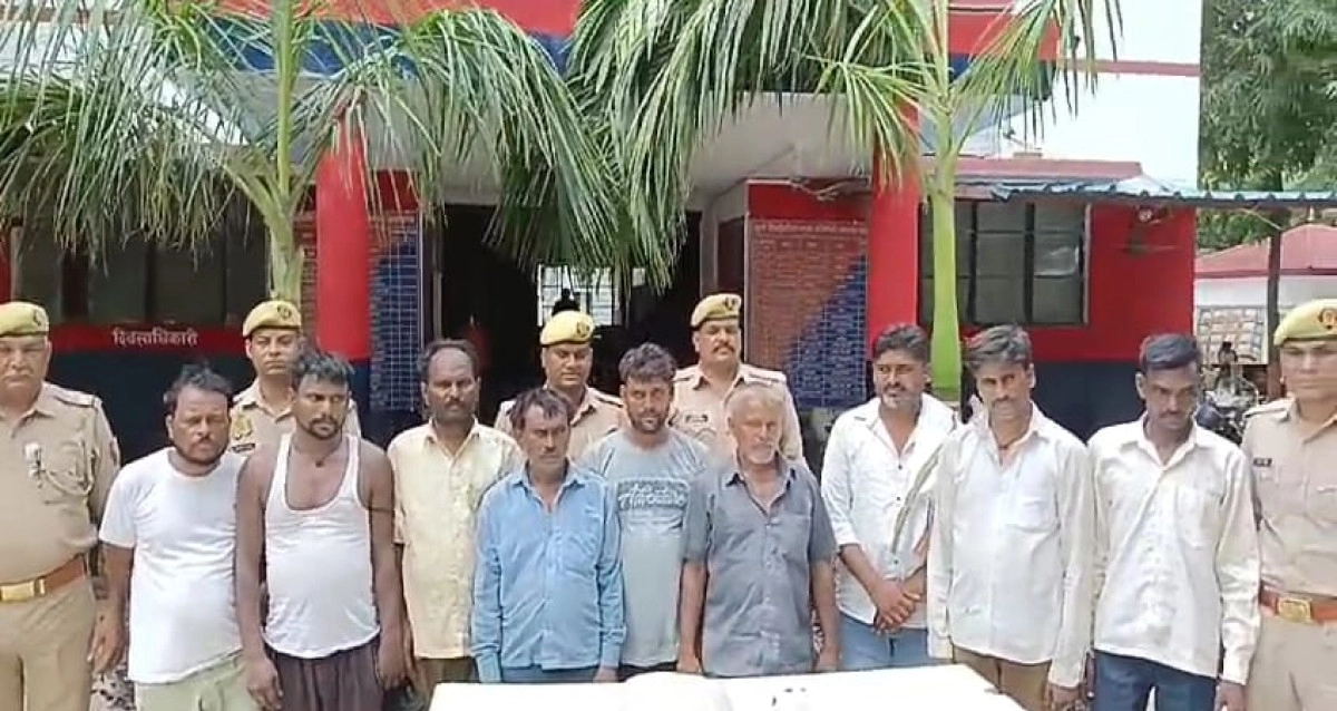 कुंडा में पंचायत के अमानवीय फरमान पर प्रधान प्रतिनिधि समेत सत्रह गिरफ्तार