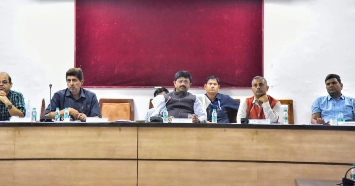 गंगा एक्सप्रेस-वे परियोजना की समीक्षा बैठक: मंत्री नंद गोपाल गुप्ता 'नंदी' ने दिसंबर 2024 तक निर्माण