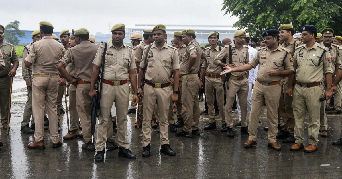 यूपी पुलिस सिपाही भर्ती परीक्षा के एडमिट कार्ड जारी, 23 अगस्त की परीक्षा के लिए साढ़े चार लाख कार्ड 
